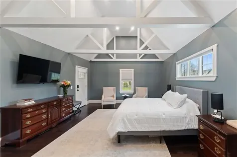 6 Knowlton Court Bristol RI 02809