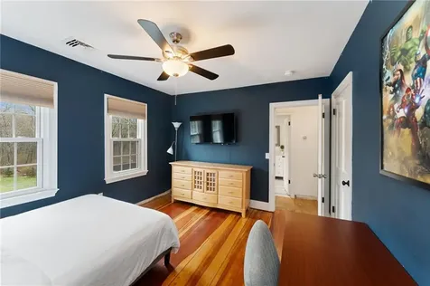 6 Knowlton Court Bristol RI 02809