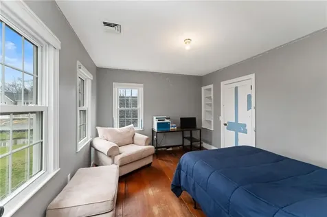 6 Knowlton Court Bristol RI 02809