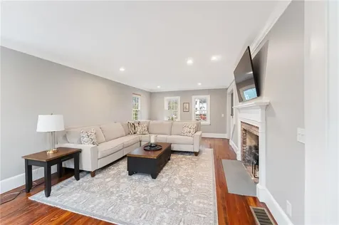 6 Knowlton Court Bristol RI 02809