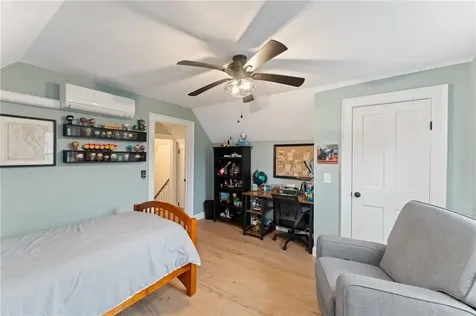 6 Knowlton Court Bristol RI 02809