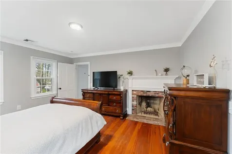 6 Knowlton Court Bristol RI 02809