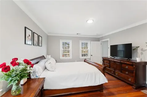 6 Knowlton Court Bristol RI 02809