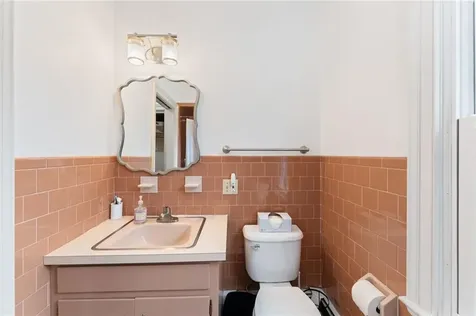 6 Knowlton Court Bristol RI 02809