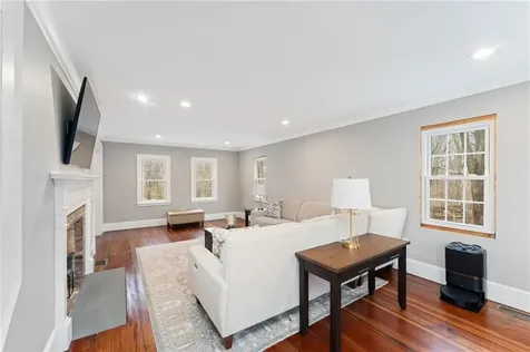 6 Knowlton Court Bristol RI 02809