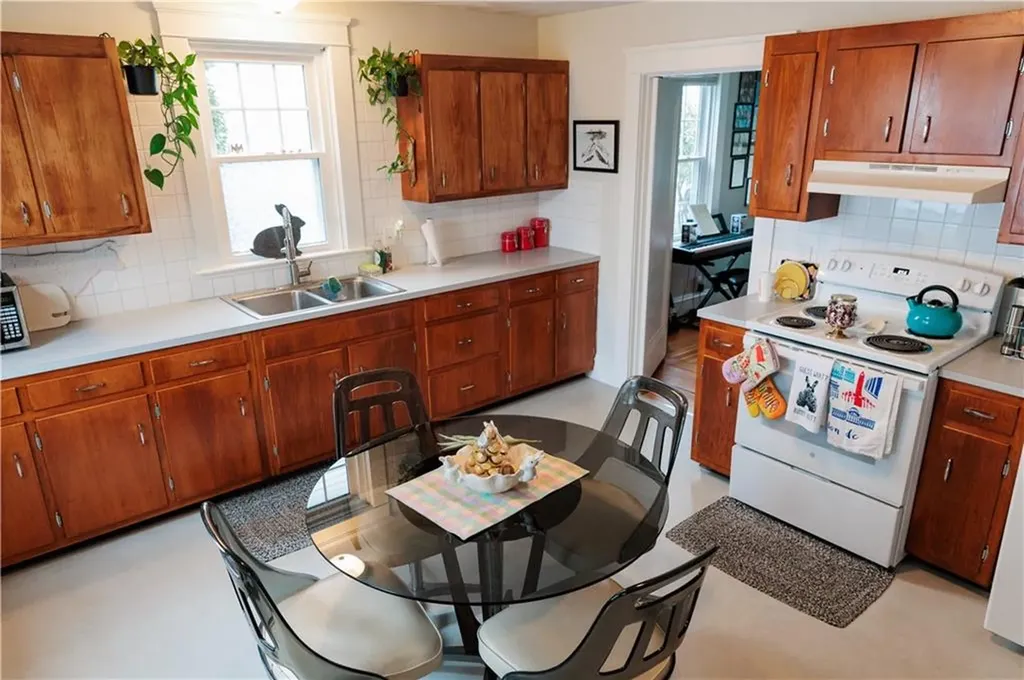 186 Elsie Street Cranston RI 02910