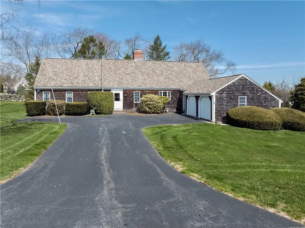 56 Holman Street Portsmouth RI 02871