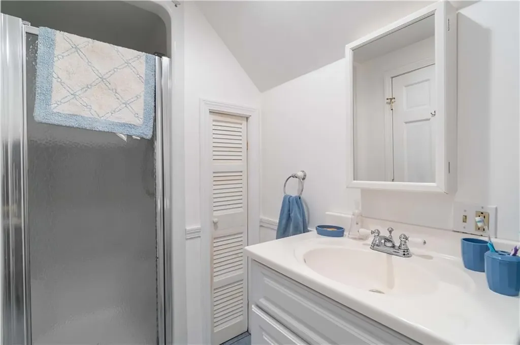 56 Holman Street Portsmouth RI 02871