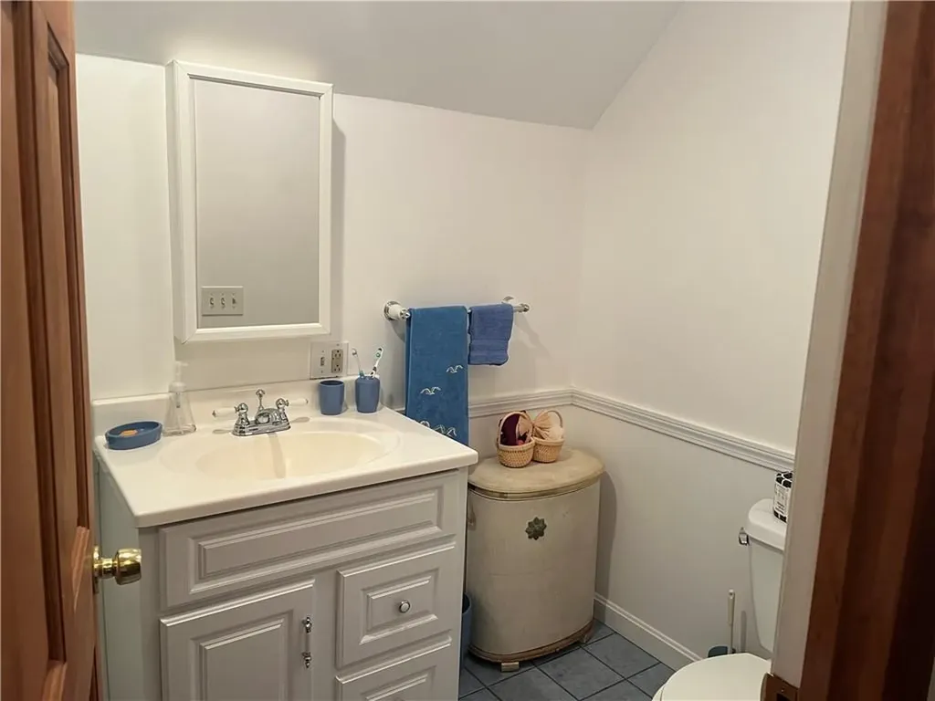 56 Holman Street Portsmouth RI 02871