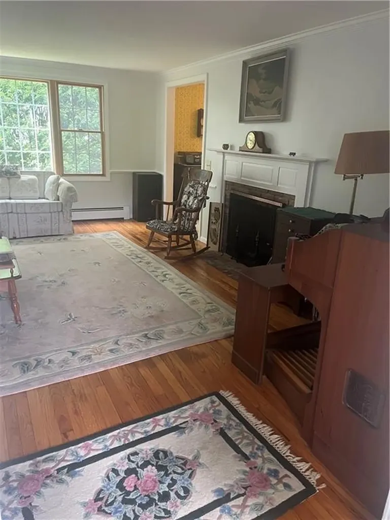 56 Holman Street Portsmouth RI 02871