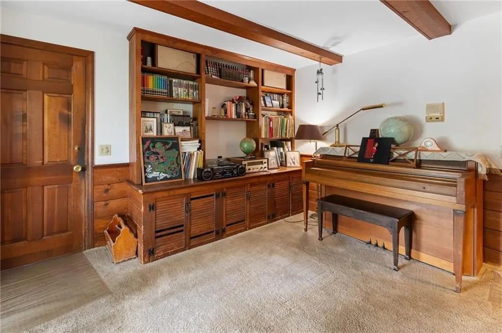 56 Holman Street Portsmouth RI 02871
