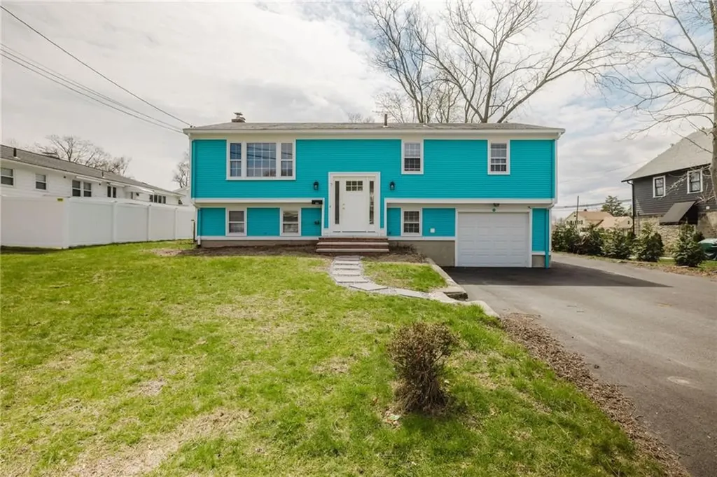 7 Fernbrook Drive Cranston RI 02920