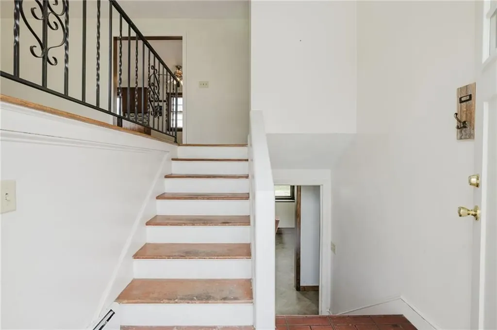 7 Fernbrook Drive Cranston RI 02920