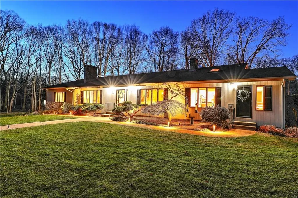 295 Gilbert Stuart Drive Warwick RI 02818