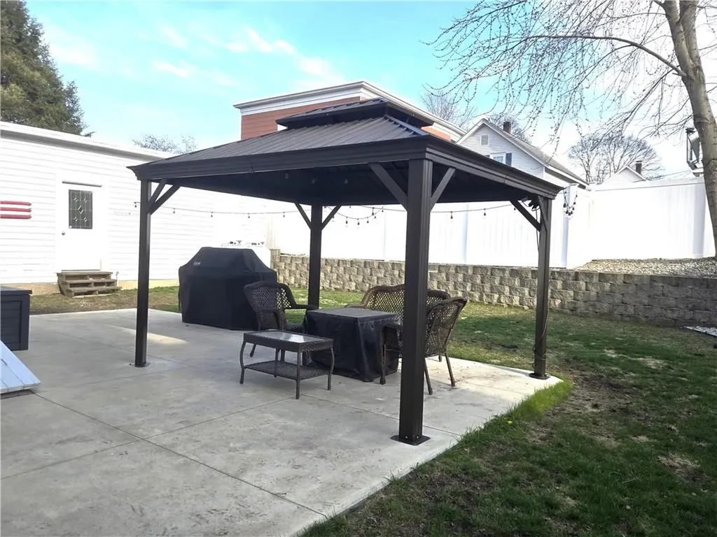 61 Collins Street Woonsocket RI 02895