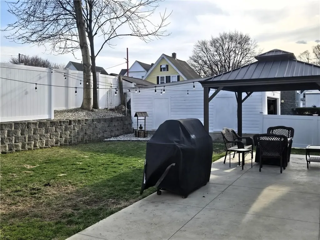 61 Collins Street Woonsocket RI 02895