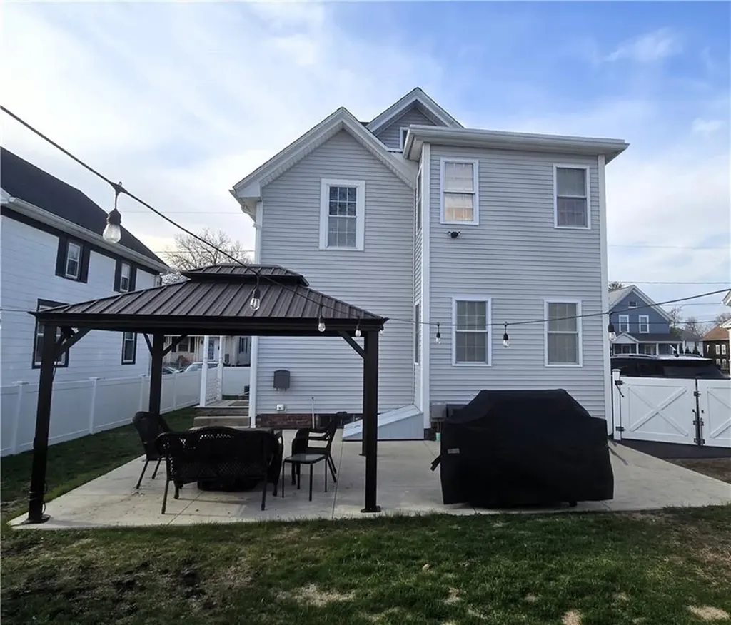 61 Collins Street Woonsocket RI 02895