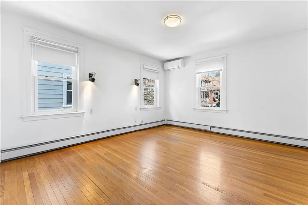 141 Elton Street Providence RI 02906