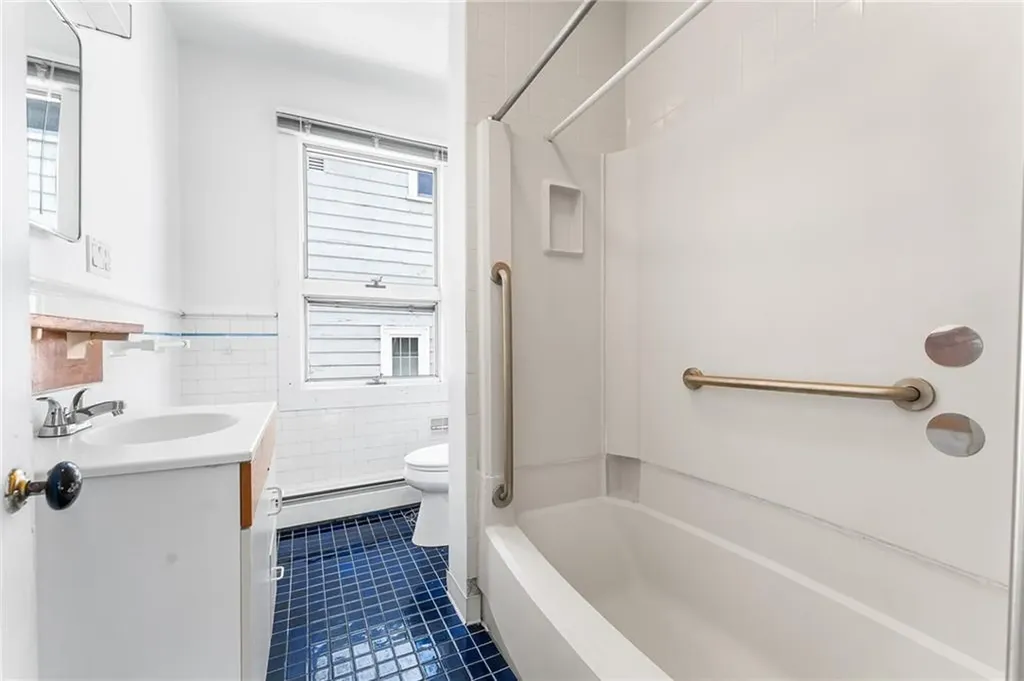 141 Elton Street Providence RI 02906