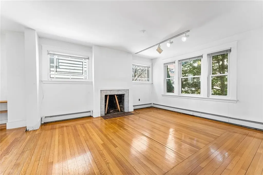 141 Elton Street Providence RI 02906
