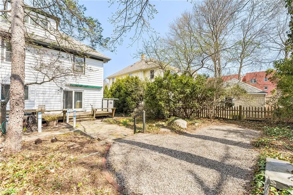 141 Elton Street Providence RI 02906