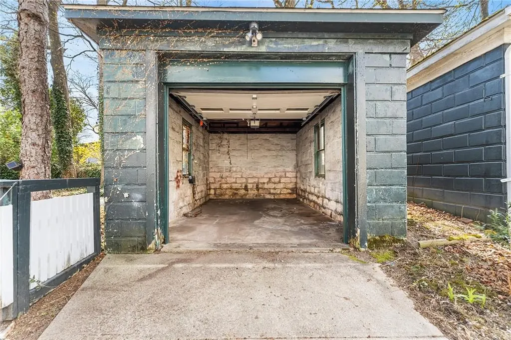 141 Elton Street Providence RI 02906
