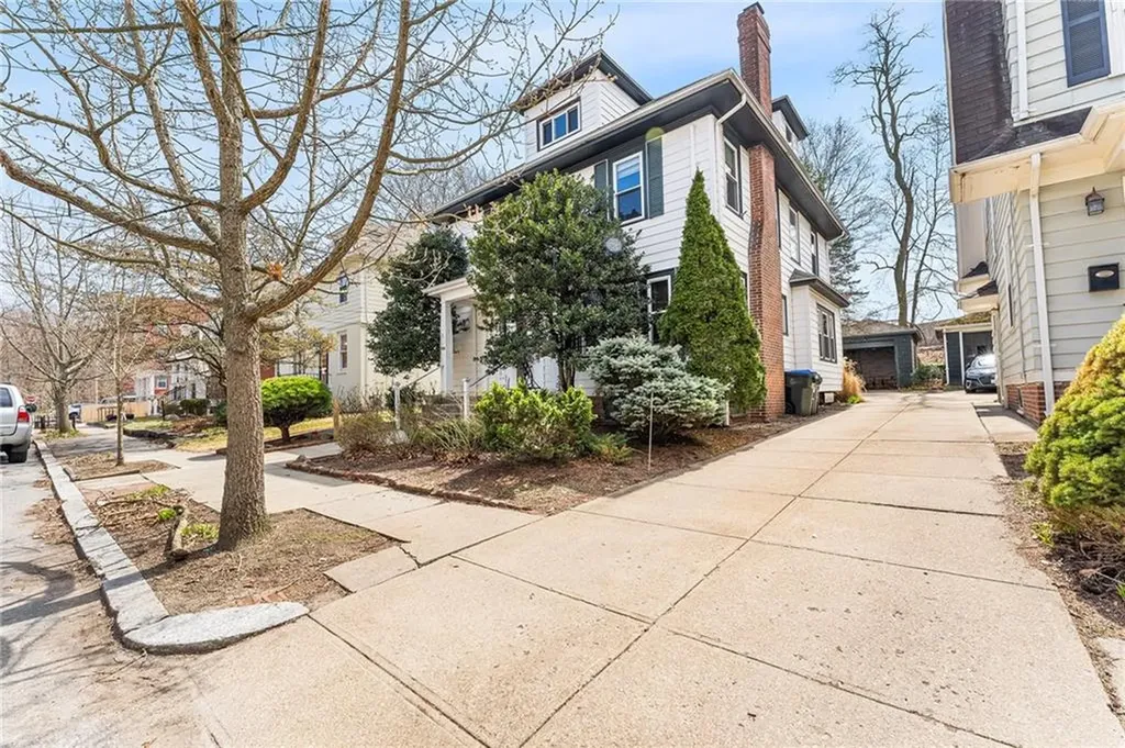 141 Elton Street Providence RI 02906