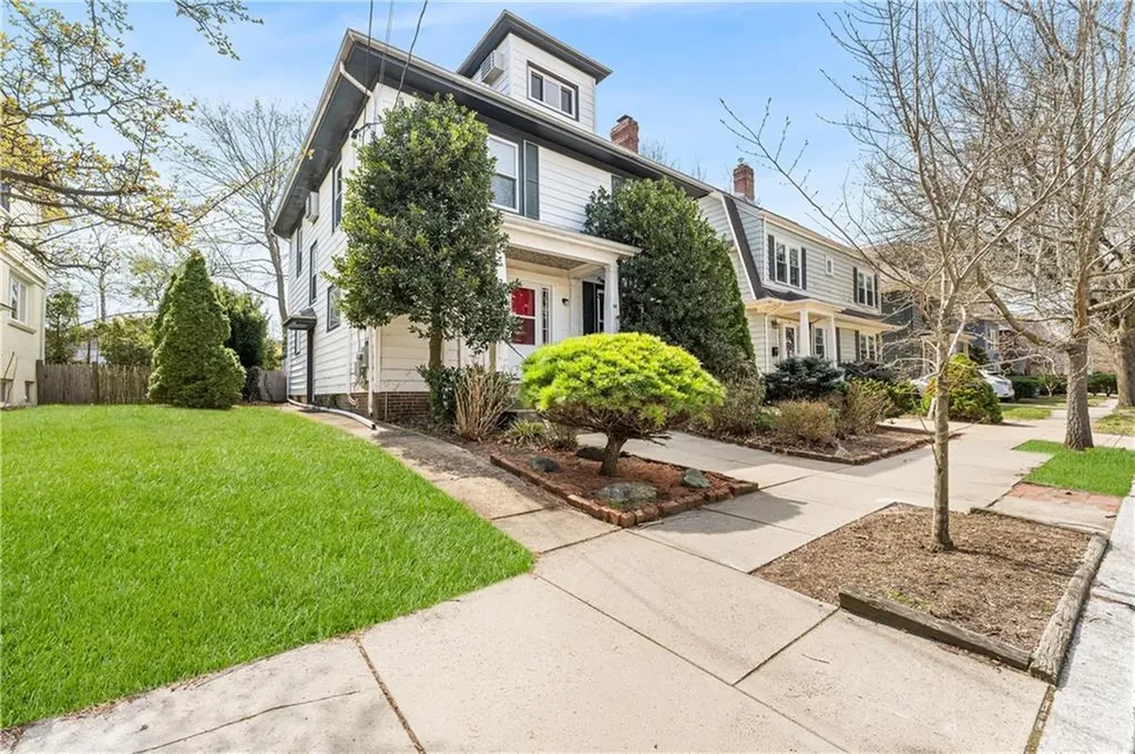 141 Elton Street Providence RI 02906