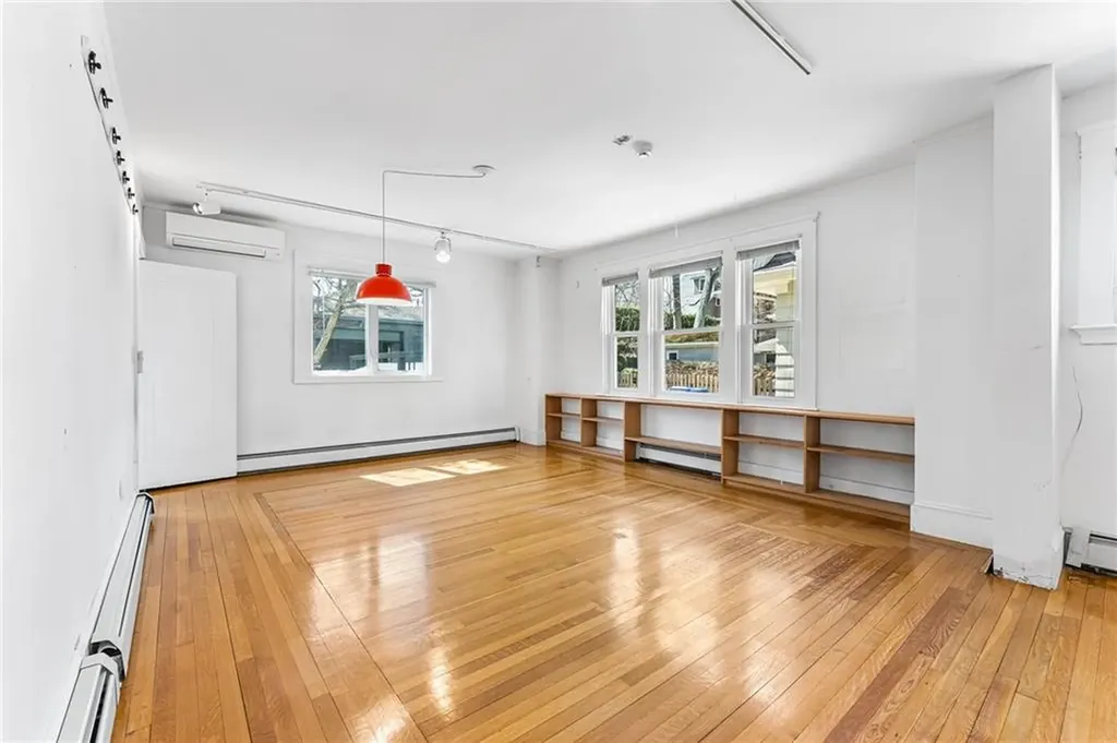 141 Elton Street Providence RI 02906