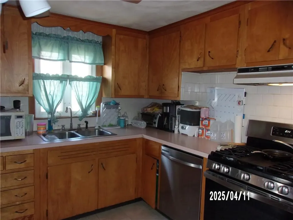 138 Spofford Avenue Warwick RI 02888