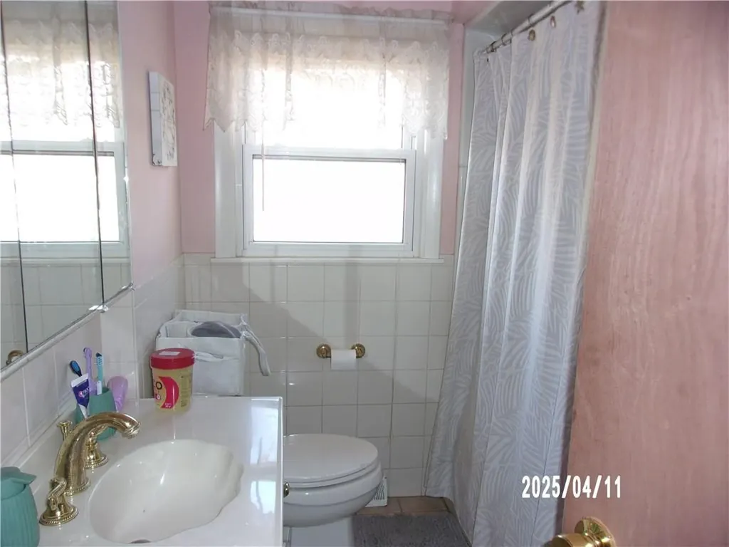 138 Spofford Avenue Warwick RI 02888