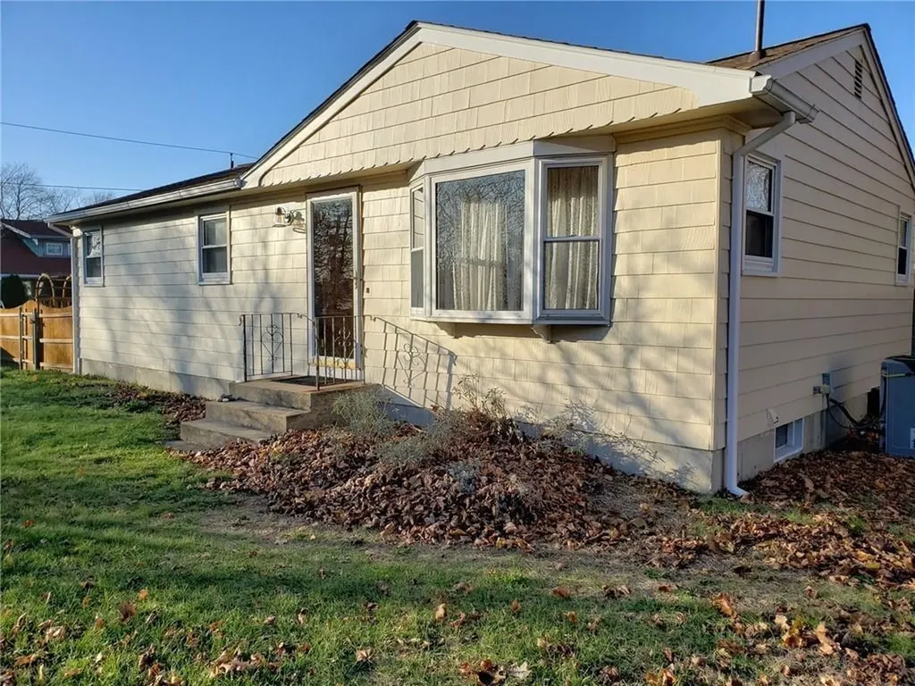 138 Spofford Avenue Warwick RI 02888