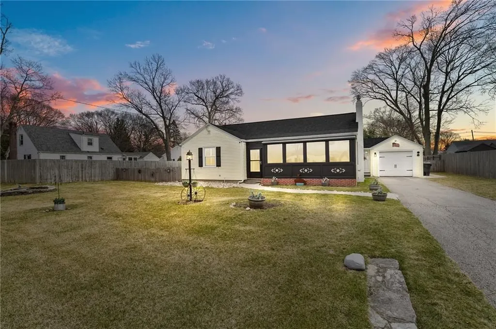 320 Miantonomo Drive Warwick RI 02888