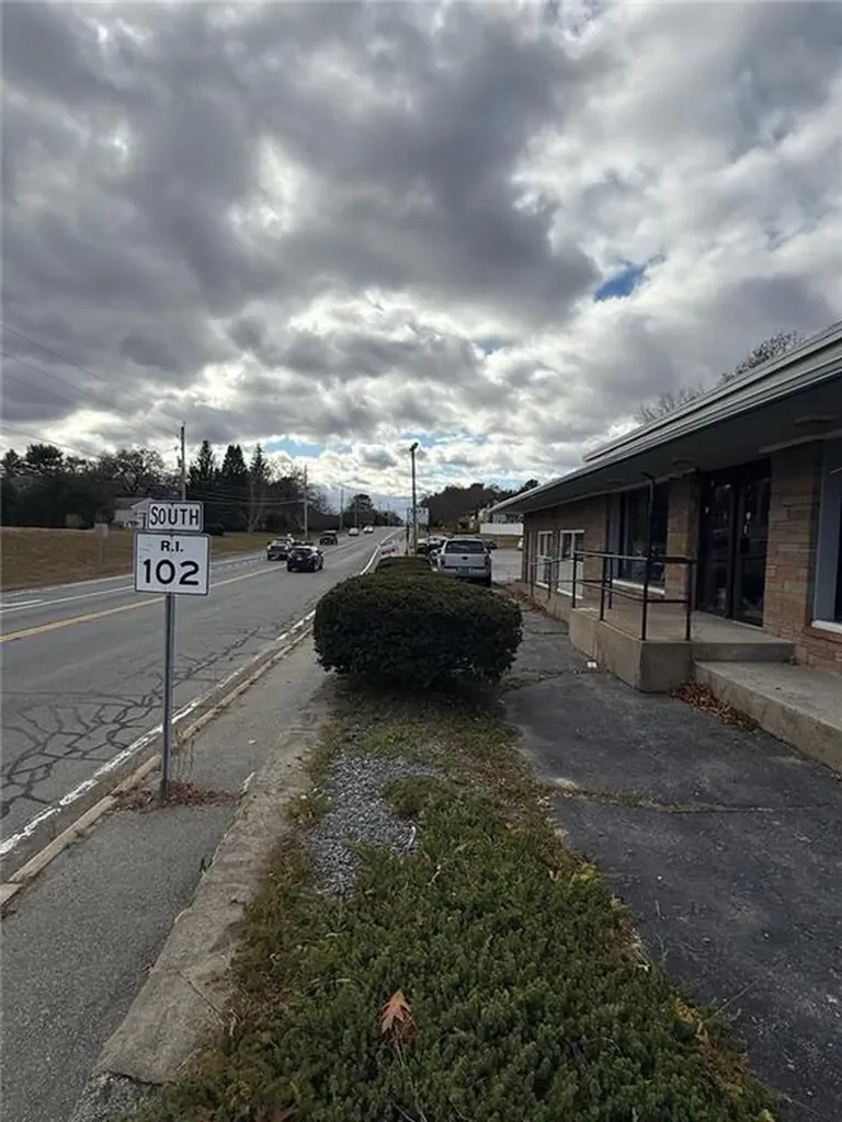 1435 Victory Highway North Smithfield RI 02896