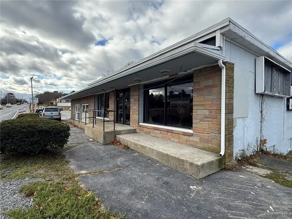 1435 Victory Highway North Smithfield RI 02896