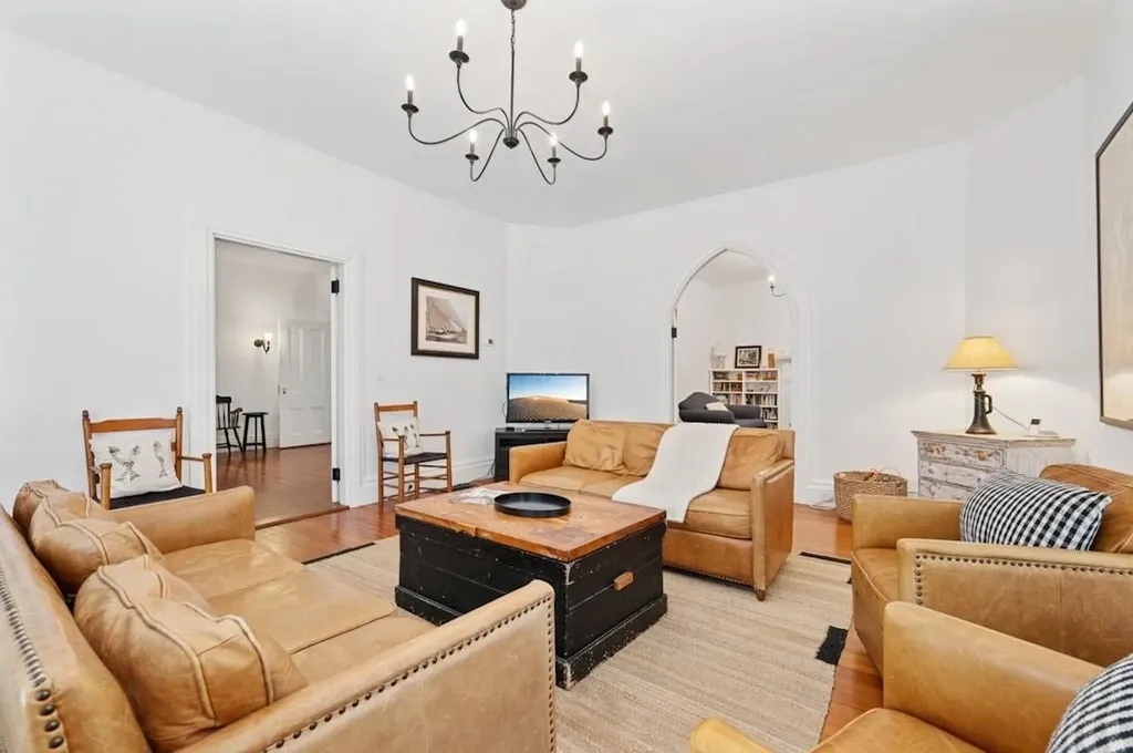 89 State Street Bristol RI 02809