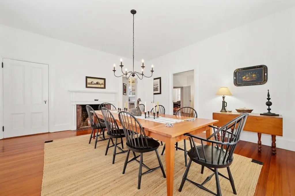 89 State Street Bristol RI 02809