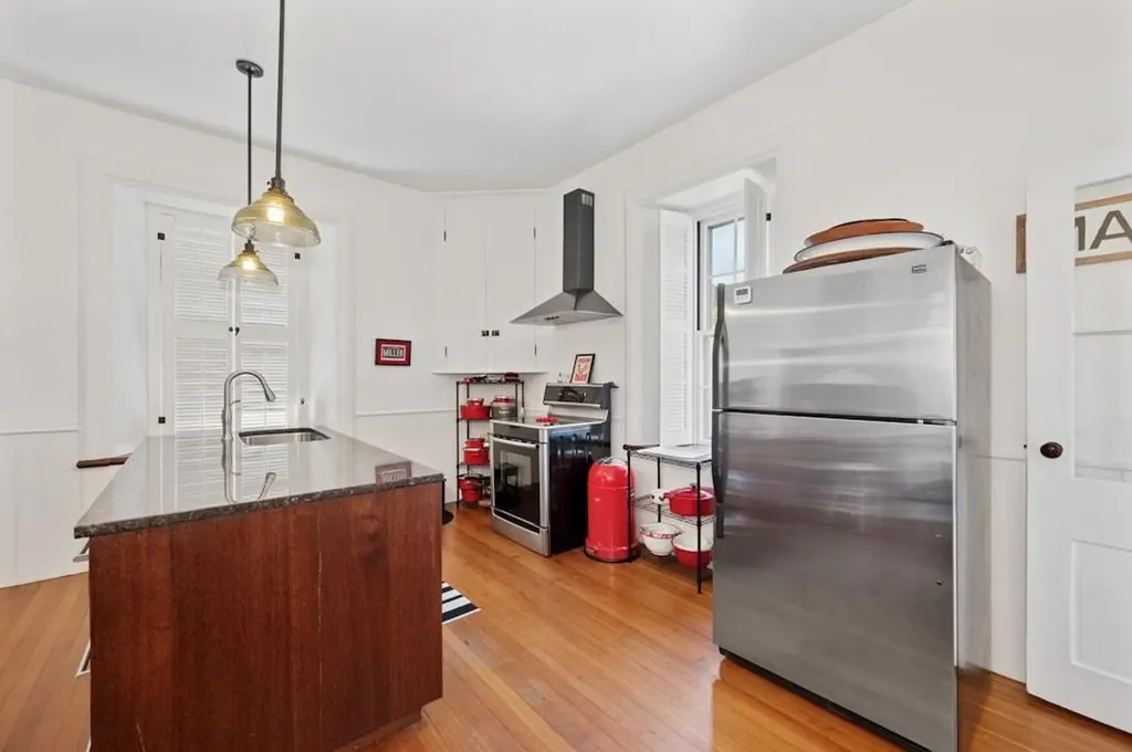 89 State Street Bristol RI 02809