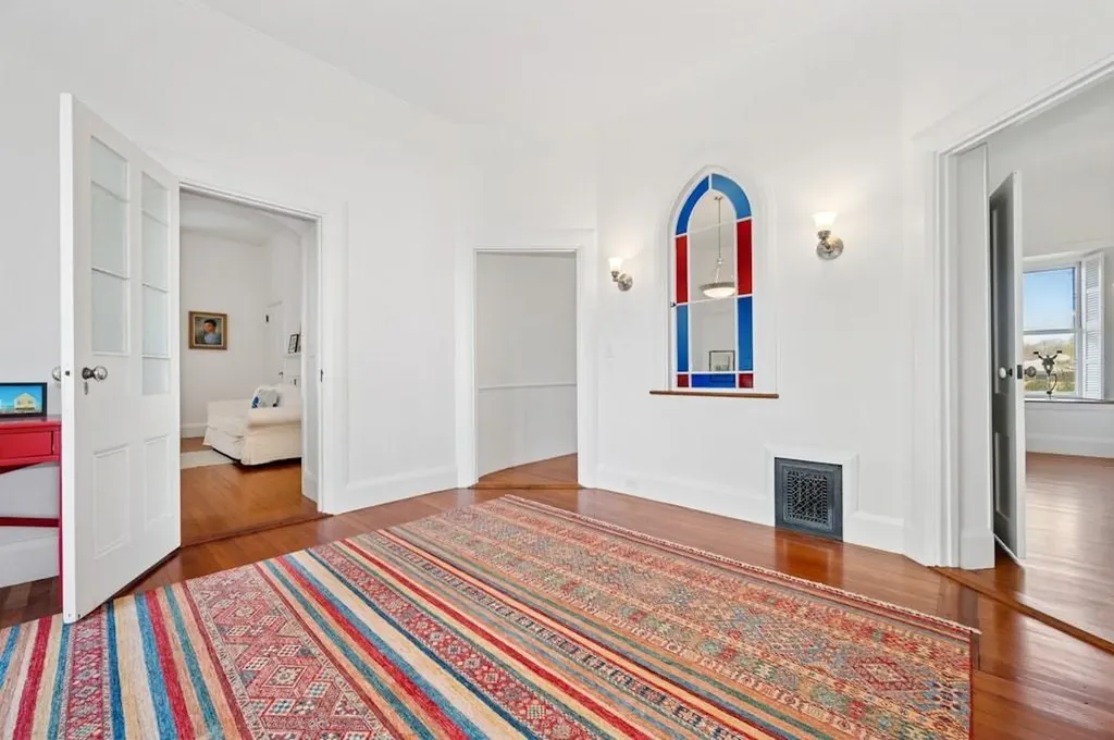 89 State Street Bristol RI 02809