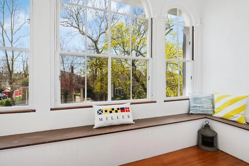 89 State Street Bristol RI 02809