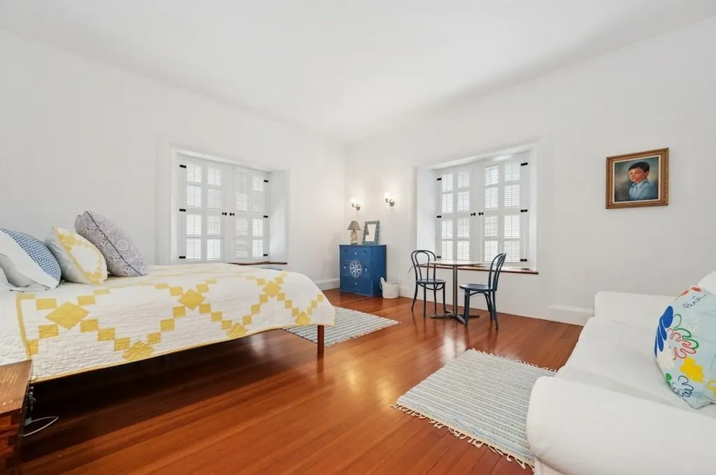 89 State Street Bristol RI 02809