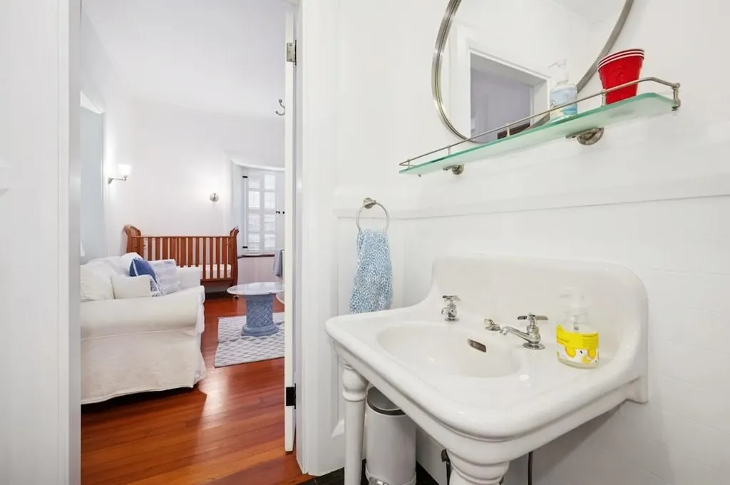 89 State Street Bristol RI 02809