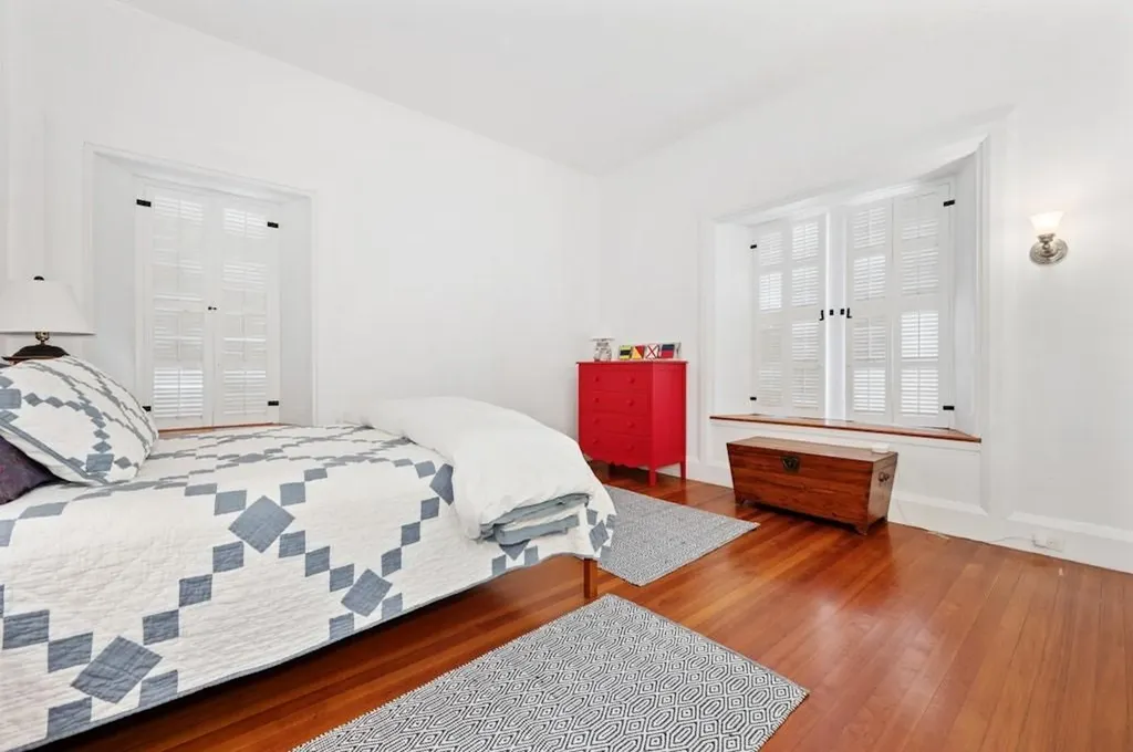 89 State Street Bristol RI 02809