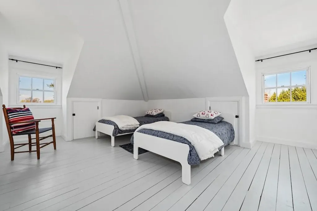 89 State Street Bristol RI 02809