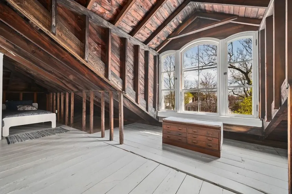 89 State Street Bristol RI 02809