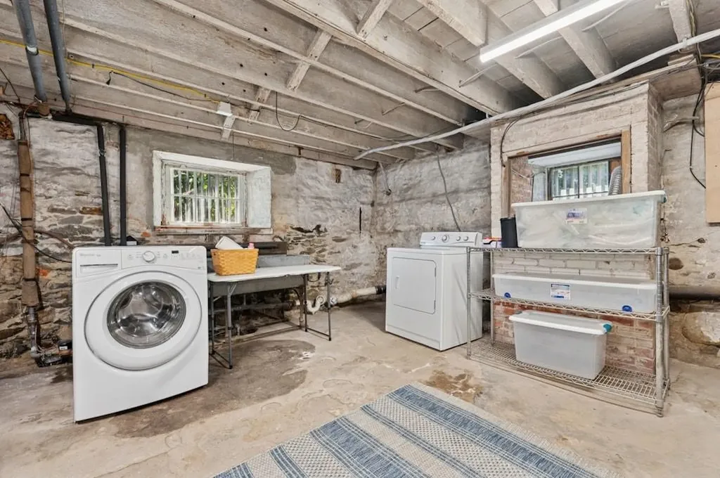 89 State Street Bristol RI 02809