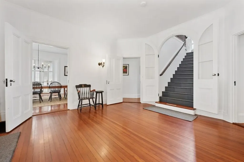 89 State Street Bristol RI 02809