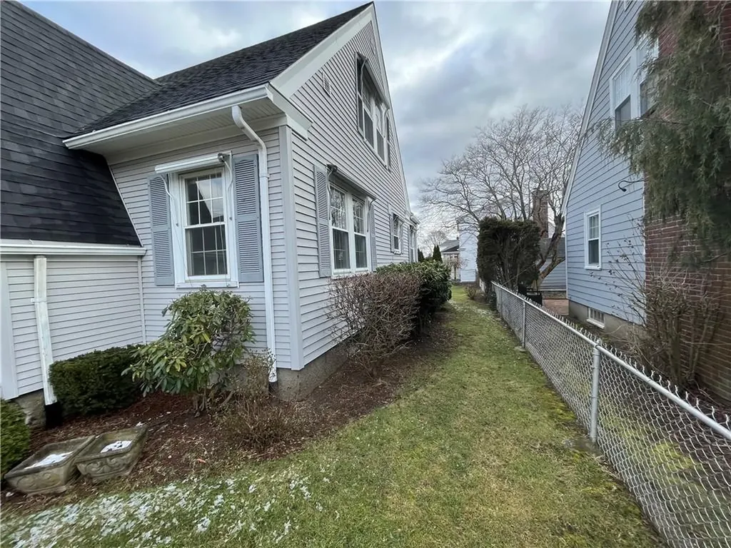 122 Calaman Road Cranston RI 02910