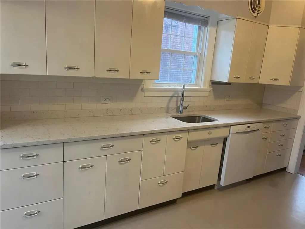 122 Calaman Road Cranston RI 02910
