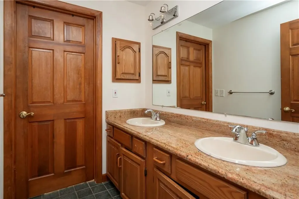 93 Viking Drive Portsmouth RI 02871